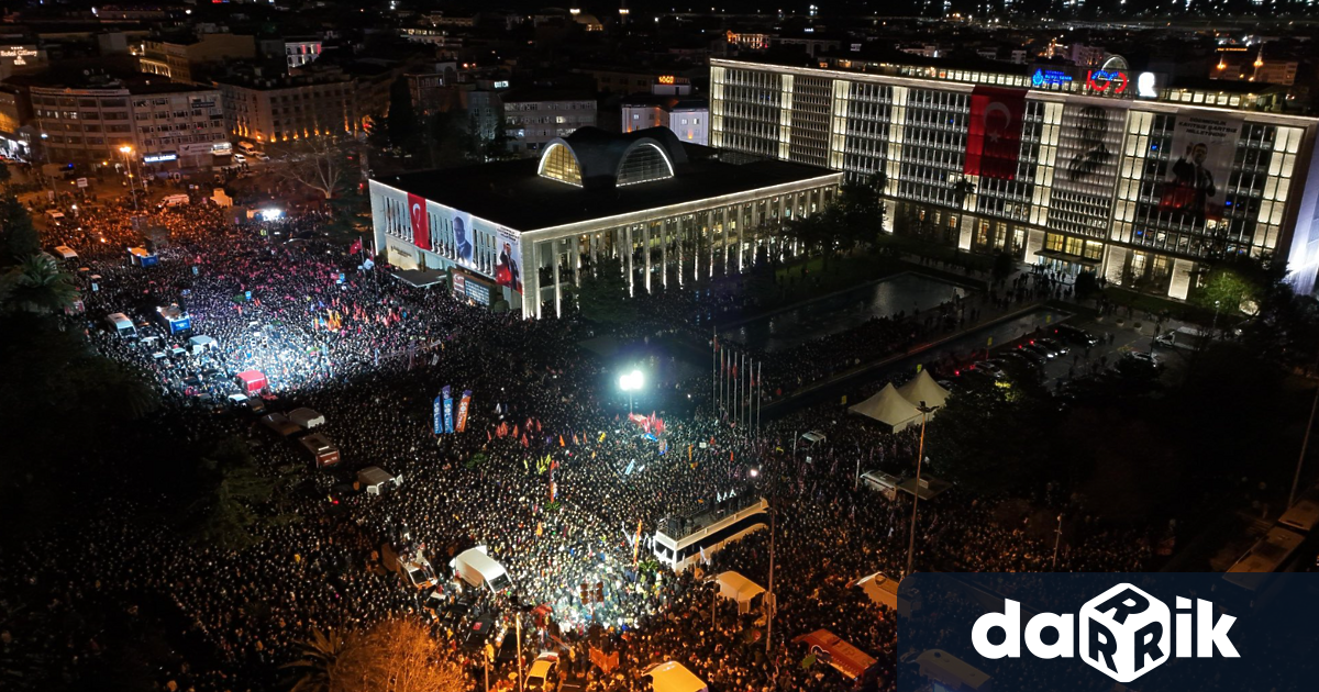 Хиляди турци излязоха по улиците на най големия град в страната