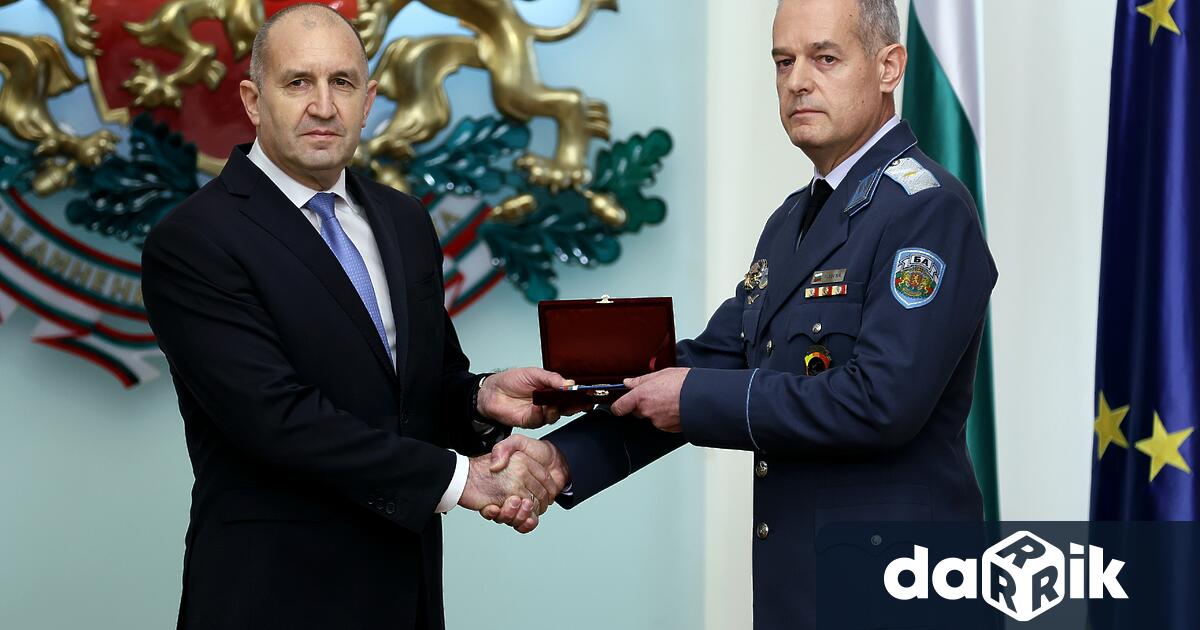 Президентът Румен Радев който е върховен главнокомандващ на Въоръжените сили