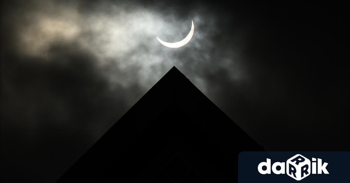 Милиони жителите на Северното полукълбо наблюдаваха първото за годината частично