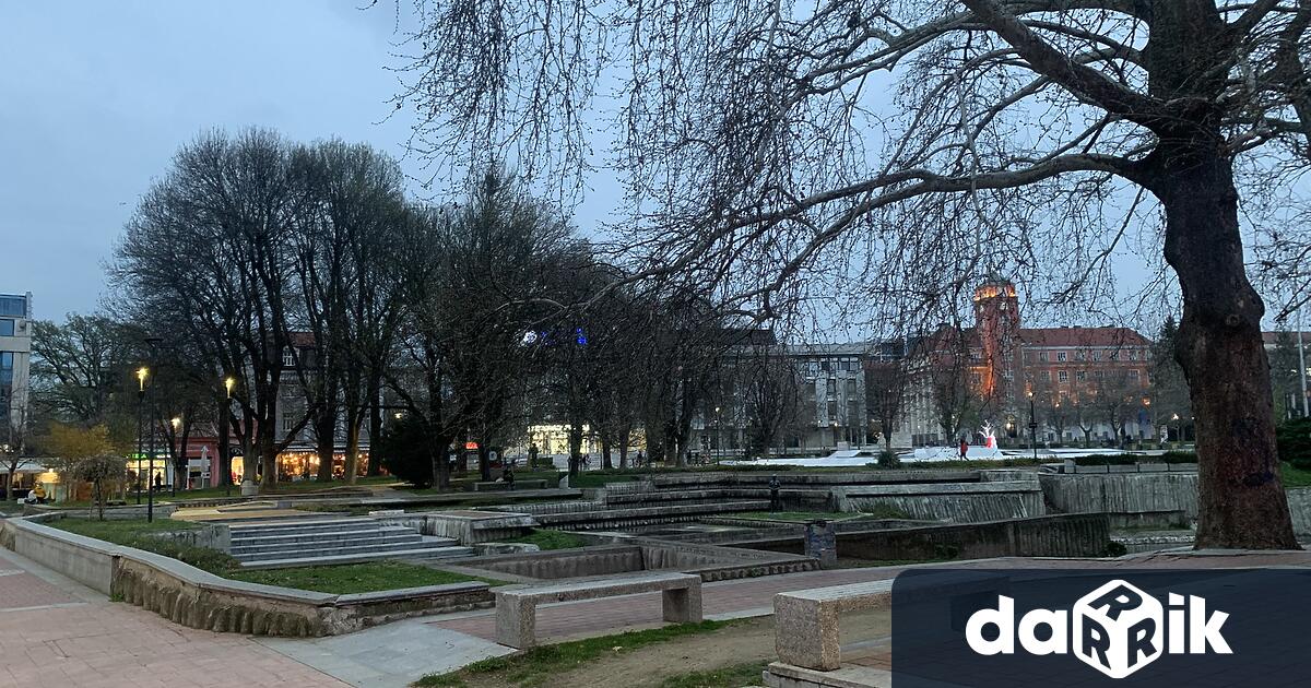 В петък времето ще остане облачно с валежи от дъжд