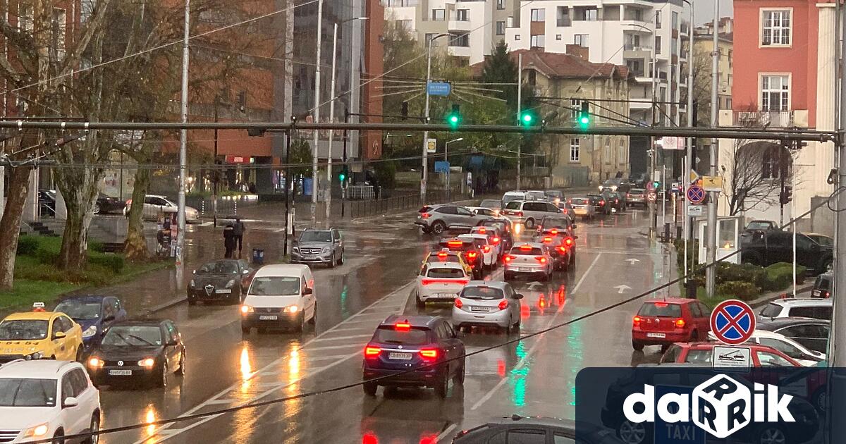 В събота ще преобладава облачно време с временно разкъсване на