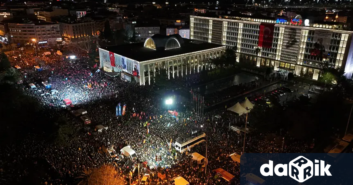 Седма поредна нощ на многохилядни протести в цяла Турция Сблъсъци