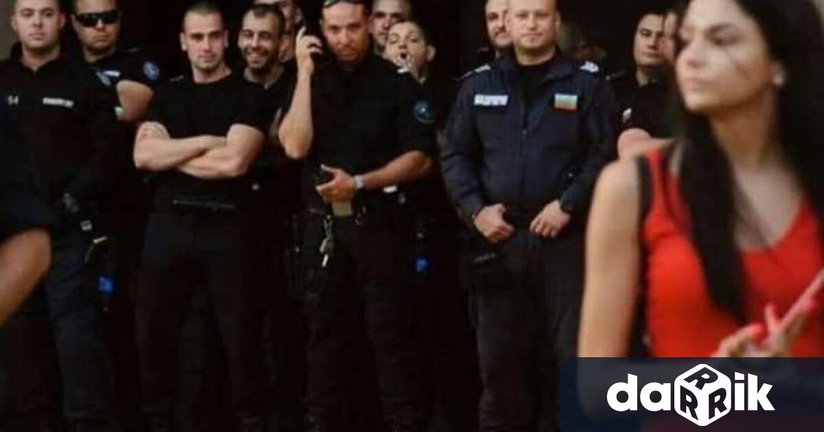 Кадри от видеонаблюдение на които БОЕЦ твърди че са заснети