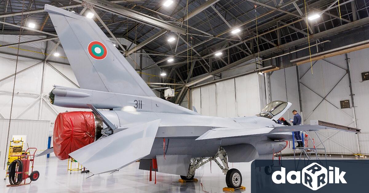 Първият български многоцелеви изтребител F 16 Block 70 на българските Военновъздушни