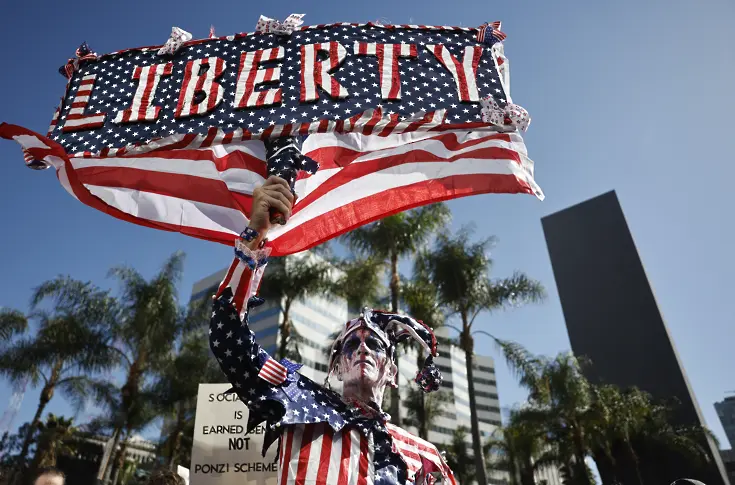  „ Долу ръцете “: Протести против Тръмп и Мъск в цяла Америка 