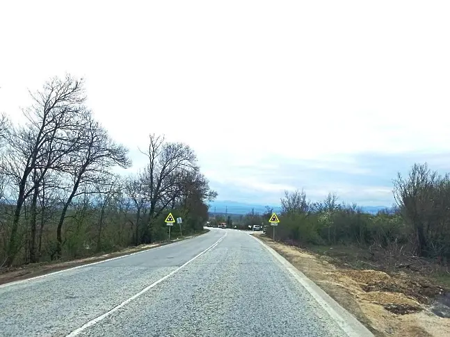  До 60 км/ч. е понижена скоростта на придвижване в сектора сред Радомирци и Телиш на път I-3 