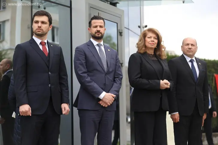  Вицепрезидентът Илияна Йотова и черногорският президент Милатович откриха в Ловеч улица на името на доктор Петър Ораховац 