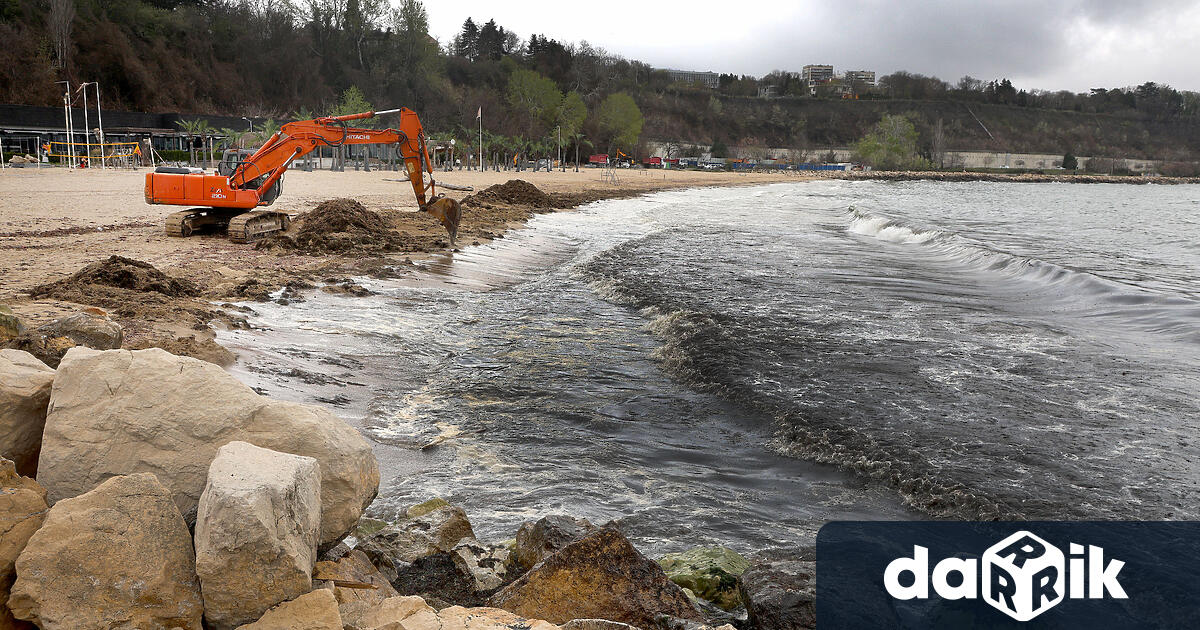 Частично бедствено положение във Варна заради разлива на мазут на