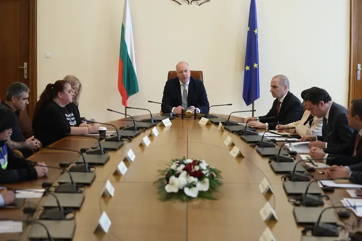  Кабинетът гледа отчета с новите ограничения за сигурност по пътищата 