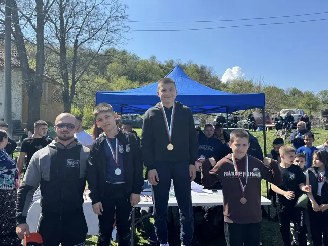  Сребро от Европейско по Шотокан карате-до и второ място в Турнир по Народни битки за ученици на НУ Христо Ботев 