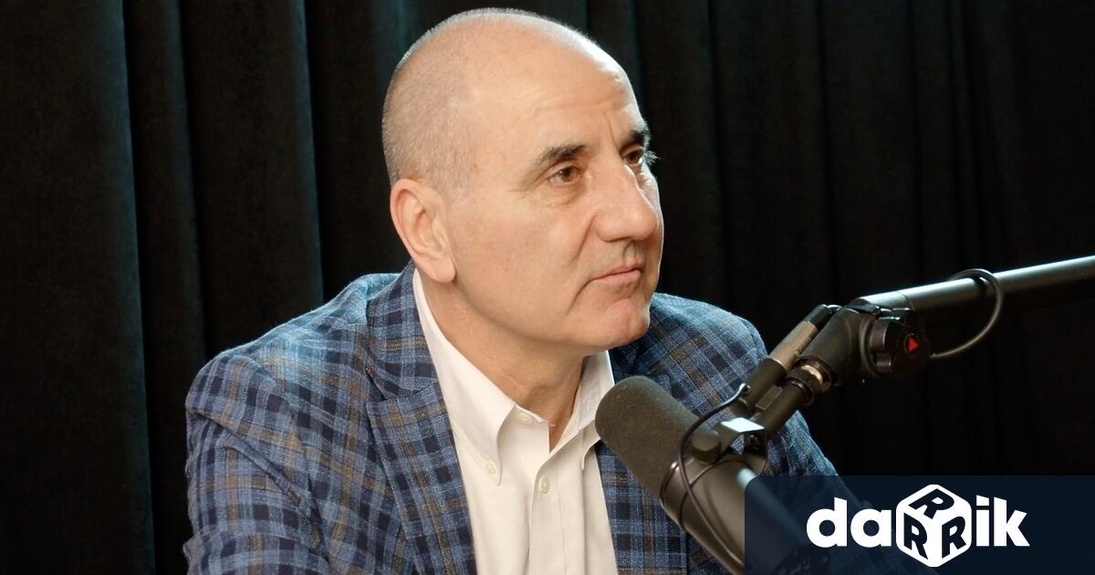 В управленската програма на Даниел Митов няма 1 ред за