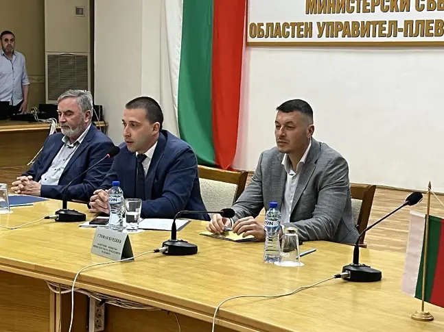 Трансгранична среща за координиране на процесите по борба с популациите на комарите по поречието на река Дунав се проведе в Плевен