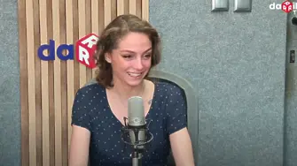 Санди Свиленова много отблизо! Точно като Лита и Гунди!