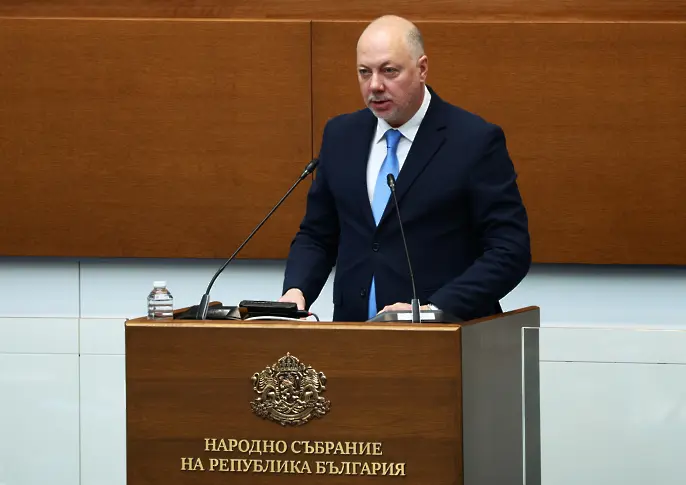 България не налагала “въздушна цензура” и затова пуснала самолета на Вучич за Москва