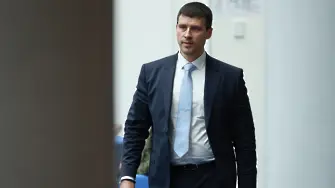 Подготовката на третия вот на недоверие към кабинета не върви гладко