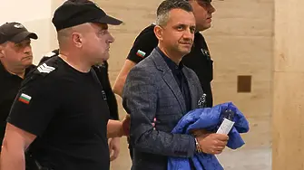 Шефът на пловдивската митница остава за постоянно в ареста