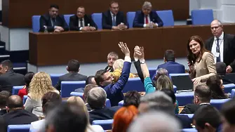 Депутатите гласуват либерализацията на пазара на тока