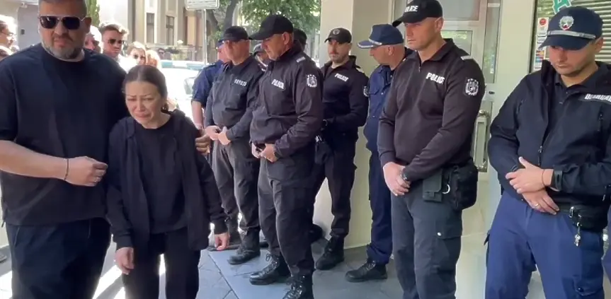 Протестът заради смъртта на 6-годишния Ангел прерасна в бунт
