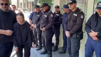 Протестът заради смъртта на 6-годишния Ангел прерасна в бунт
