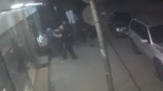 Четирима пловдивчани са пребити след забележка за джип с включен двигател