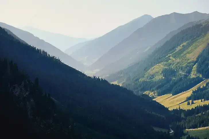 По-хладно, но слънчево време в петък