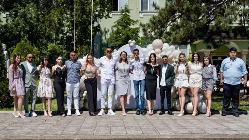 СУ „Крум Попов” в град Левски изпрати тържествено ВИПУСК 2025