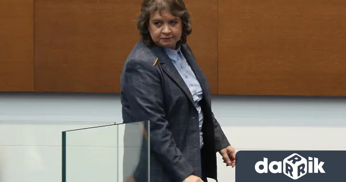 Председателятна Народното събраниеНаталия Киселова връща на президента Румен Радев искането