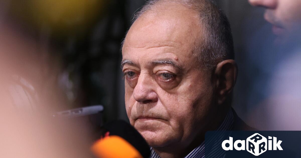 Въпросът екой натисна копчето на президентаРумен Радев Започвам да си