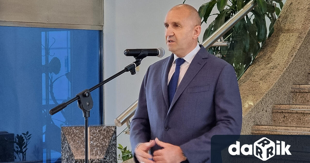 Държавният глава Румен Радев ще сезира Конституционния съд заради разпореждането