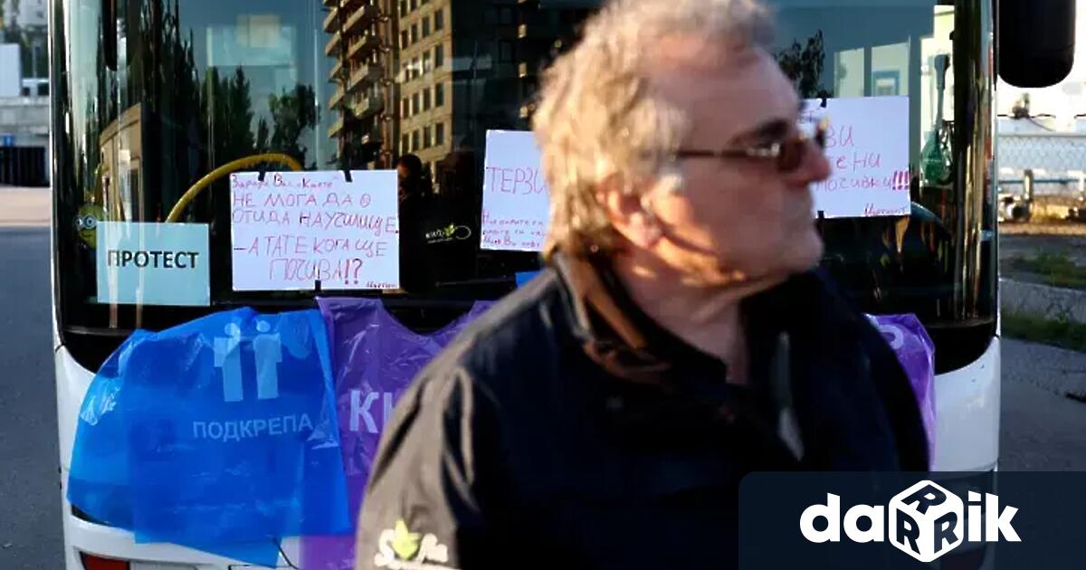 Шестиден работещите в градския транспорт в София продължават да стачкуват