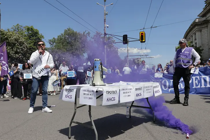  Призиви за прекъсване на работа се чуха на митинга на Българска телеграфна агенция, БНР и Българска национална телевизия 