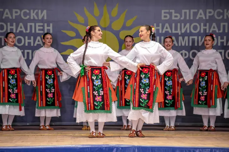 Танцов състав “Хемус” с престижни отличия от Балканския шампионат по фолклор