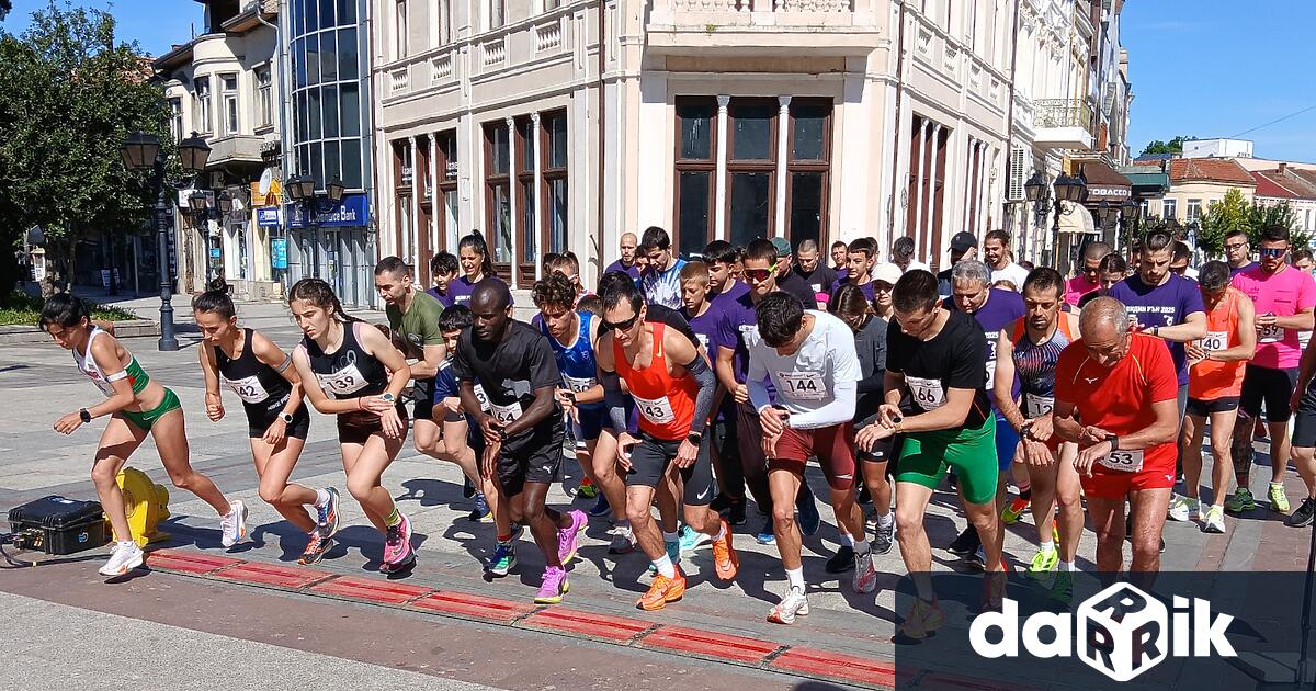 В състезанието се включиха близо 100 лекоатлети от 4 деръжави