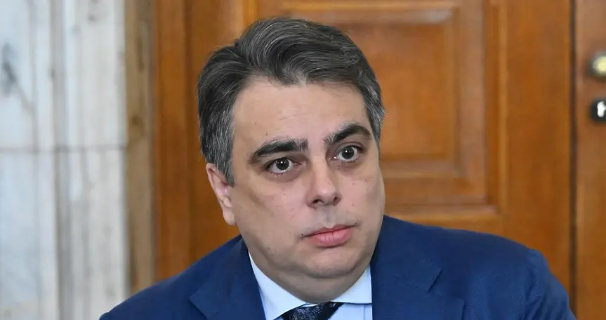 Асен Василев: Тече изключително агресивна дезинформационна кампания срещу приемане на еврото
