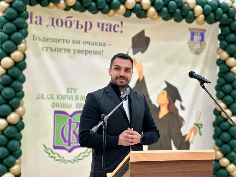 Областният управител Николай Николов връчи дипломите на абсолвенти от Великотърновския университет, Филиал Враца
