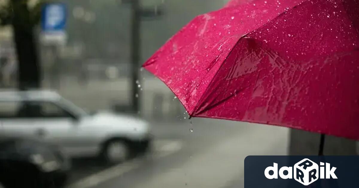 Днес валежите ще продължат да отслабват и спират От запад