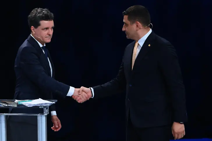 Симион срещу Дан: Кой ще е новият президент на Румъния? 
