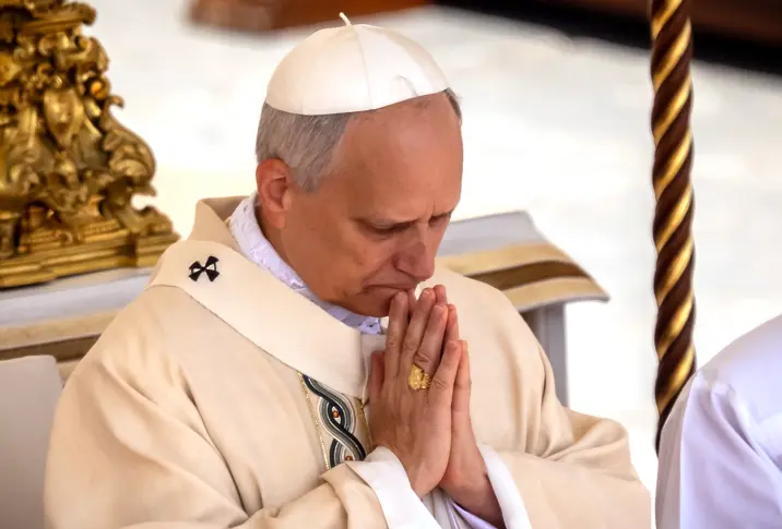 „Viva il Papa“: Папа Лъв XIV официално застана начело на Католическата църква (СНИМКИ)