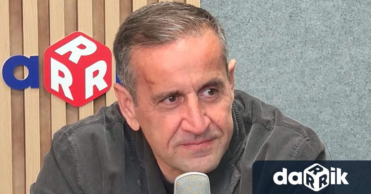 Румен Радевобедини мнозинството Това коментира в предаването Денят на Дарик политическият анализаторГеорги