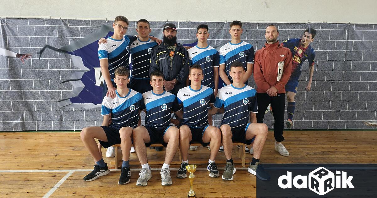 Отборът по лека атлетика юноши 8 10 клас на