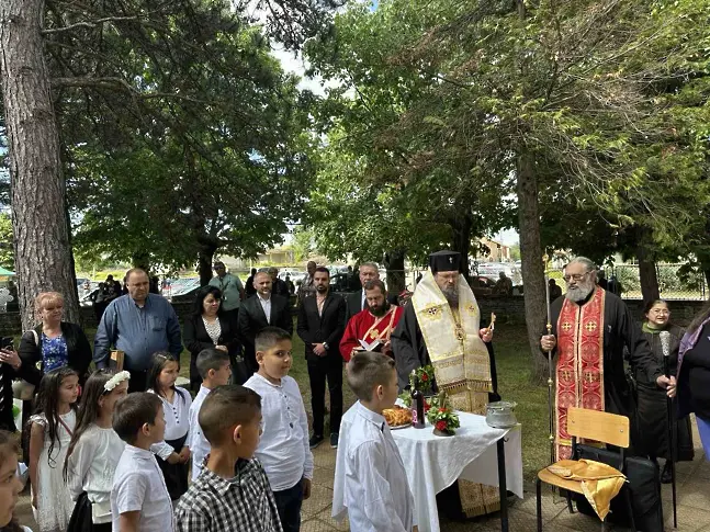 190 години просветителско дело отбелязаха в с. Камено поле