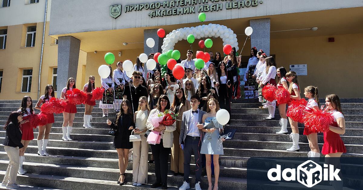 Профилирана природо математическа гимназия изпрати своя пореден успешен випуск дванадесетокласници