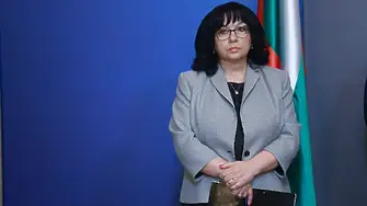 Финансовият министър е уверил европейските институции, че еврозоната остава приоритет за България