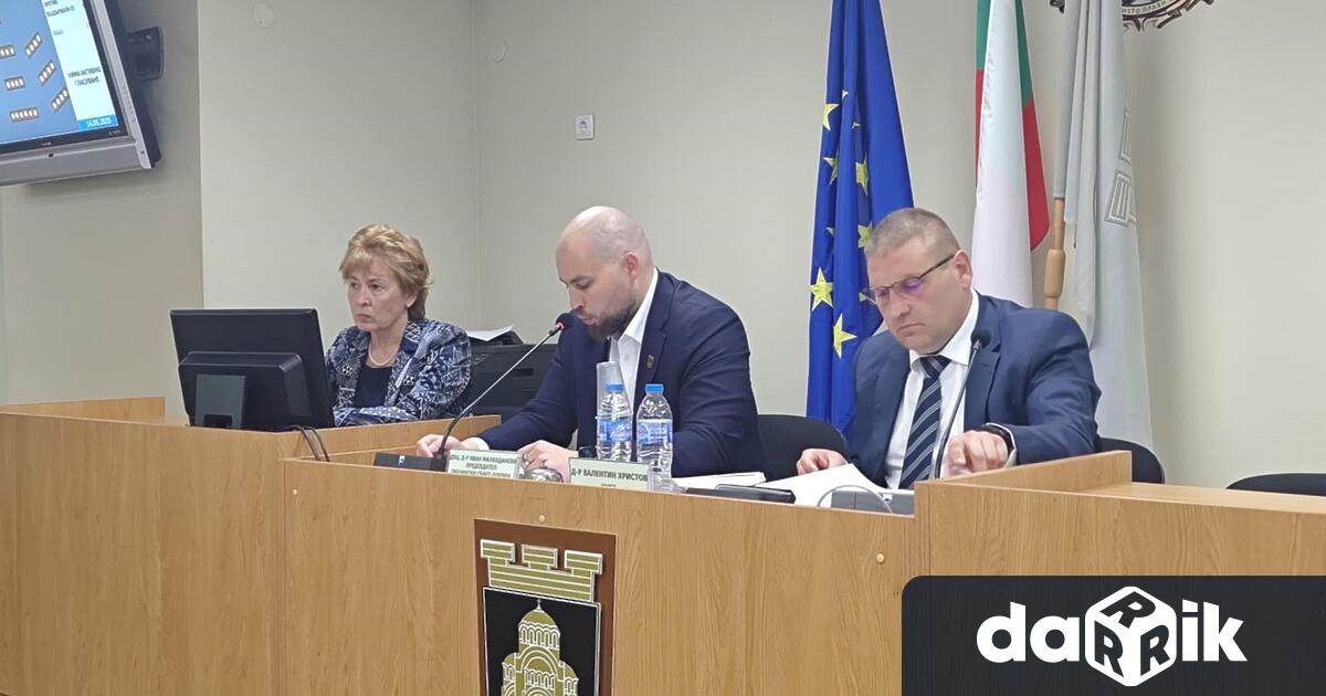 С 26 гласа за 1 против и 13 въздържал се