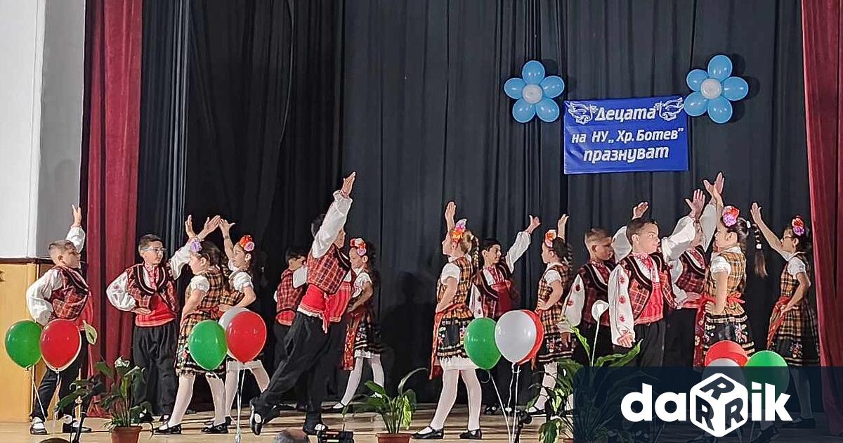 На 16 05 2025г учениците от ИНУ Христо Ботев тържествено отбелязаха