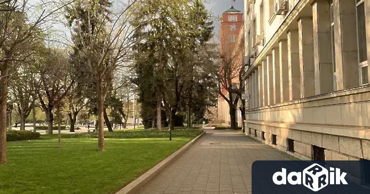 Днес преди обед навсякъде ще преобладава слънчево време След обед