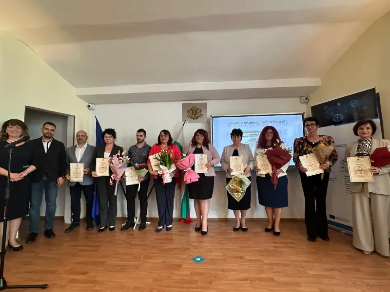Областният управител Николай Николов връчи престижните отличия „Неофит Рилски“ на Министерство на образованието и науката