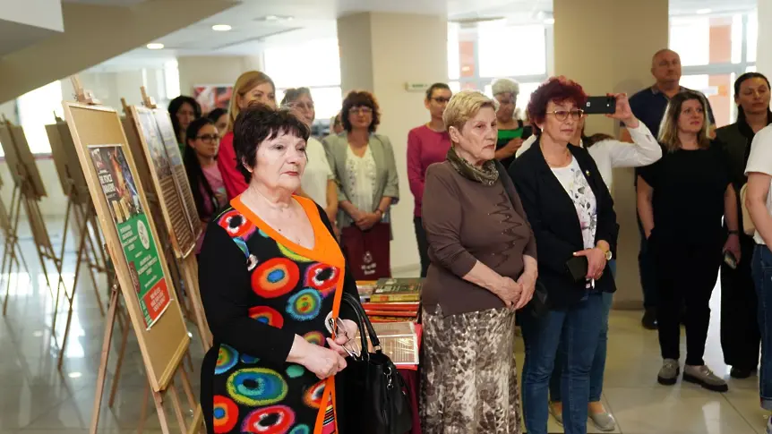  МУ-Плевен и Република България “Христо Смирненски ” откриха взаимна галерия във връзка 24-ти май 