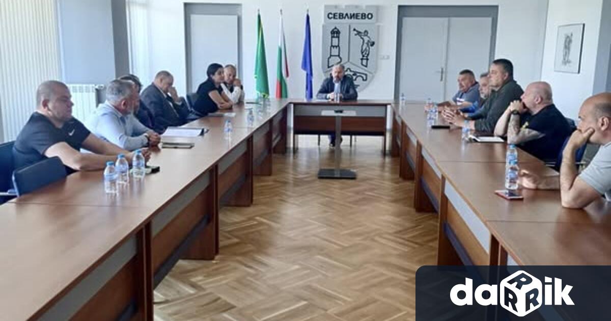 Зачестилите случаи на навлизане на мечки в населените места и