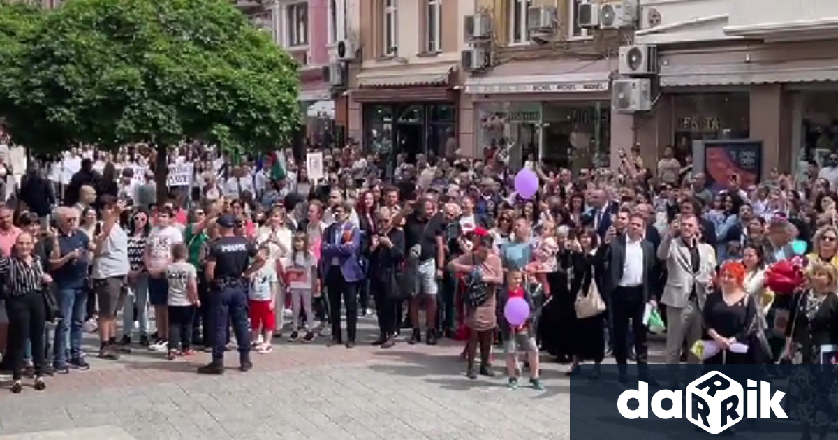 С тържествени церемонии духовни ритуали многохилядно шествие и празнични концерти